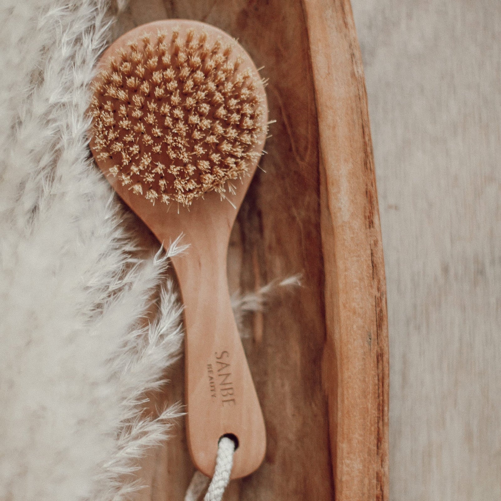 Sisal Dry Body Brush [Handle, Vegan] - Sanbe Beauty, LLC